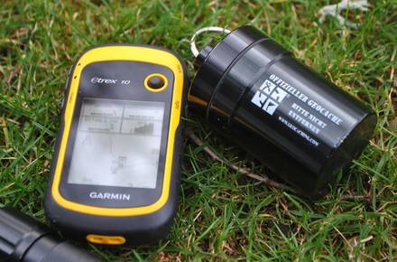 Geocaching und Navigations-Schatzsuche